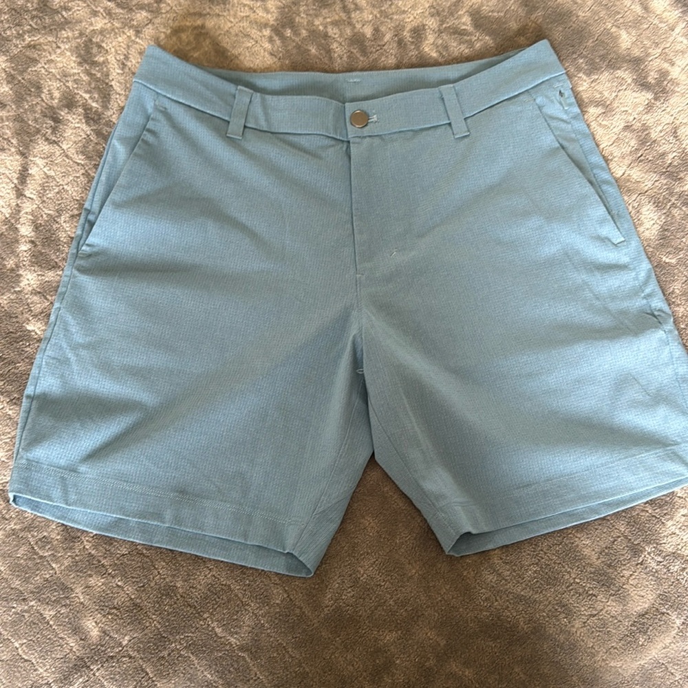 Lululemon Commission Classic-Fit Short Ventlight HEMMED 7.5” length